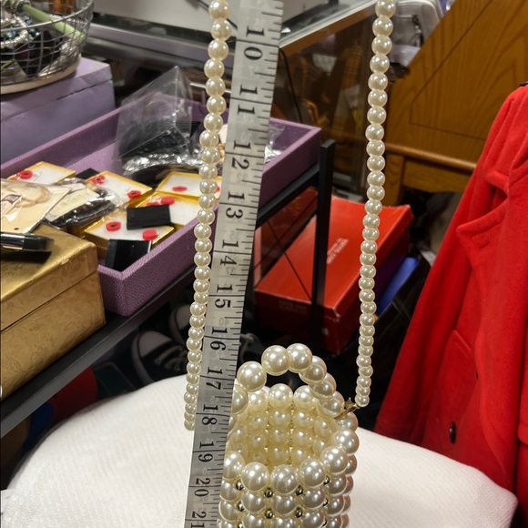 Elegant Pearl Beaded Handbag - Picture 6 of 6